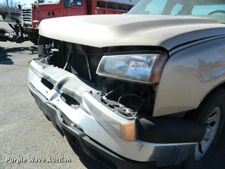 image for item K2742 2006 Chevrolet Silverado 1500 pickup truck