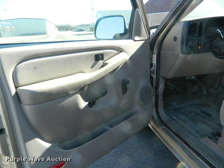 image for item K2742 2006 Chevrolet Silverado 1500 pickup truck