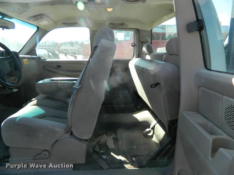 image for item K2742 2006 Chevrolet Silverado 1500 pickup truck