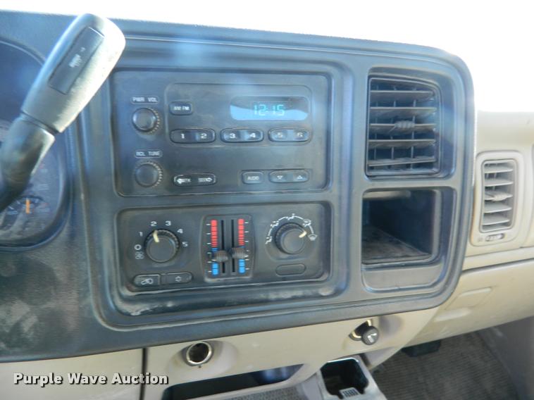 image for item K2742 2006 Chevrolet Silverado 1500 pickup truck