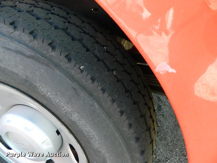 image for item K2743 2008 Ford F250 Super Duty utility bed pickup truck