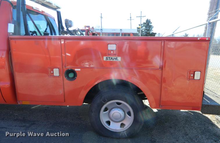 image for item K2743 2008 Ford F250 Super Duty utility bed pickup truck