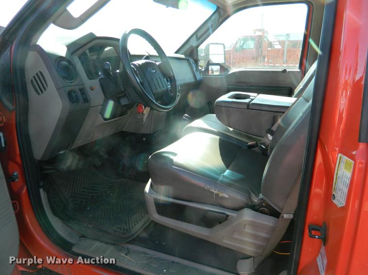 image for item K2743 2008 Ford F250 Super Duty utility bed pickup truck