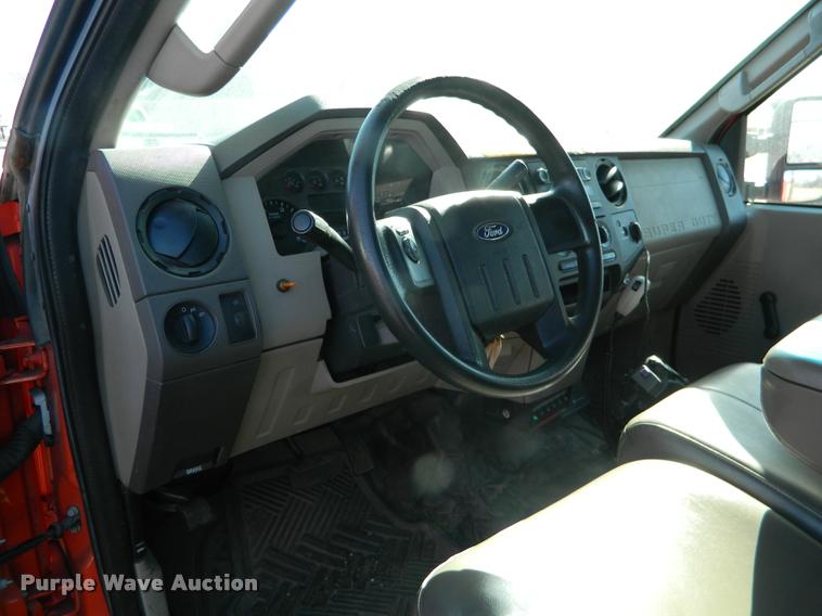 image for item K2743 2008 Ford F250 Super Duty utility bed pickup truck