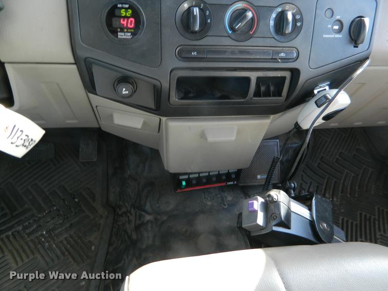 image for item K2743 2008 Ford F250 Super Duty utility bed pickup truck