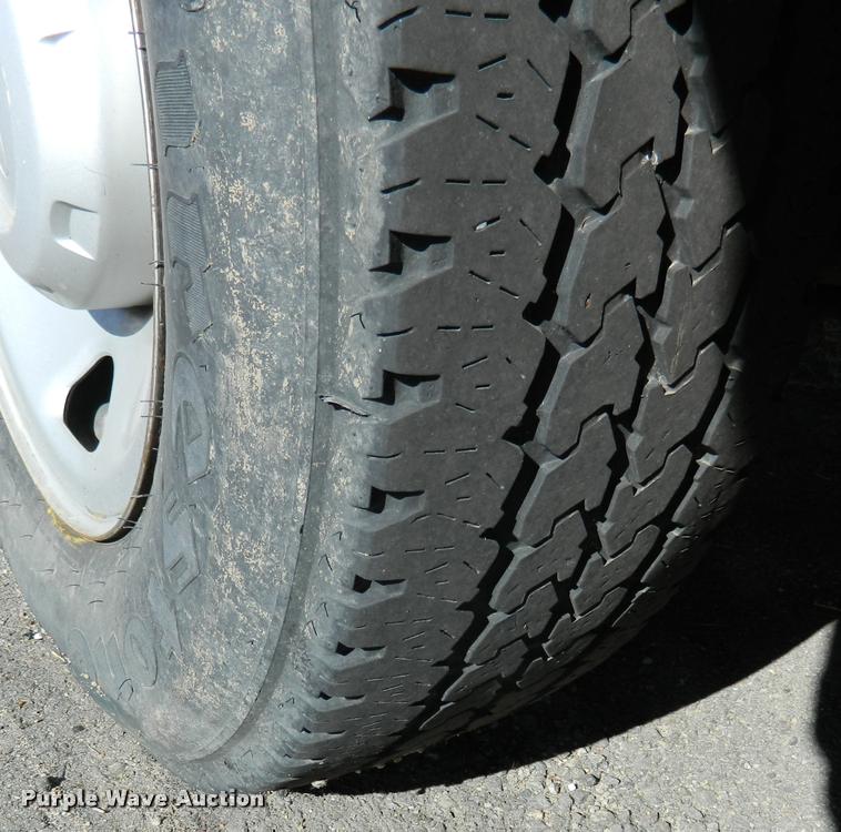 image for item K2743 2008 Ford F250 Super Duty utility bed pickup truck