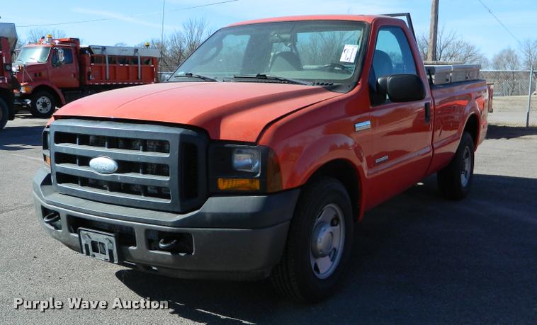 image for item K2744 2006 Ford F250 Super Duty pickup truck