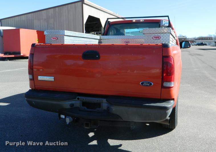image for item K2744 2006 Ford F250 Super Duty pickup truck