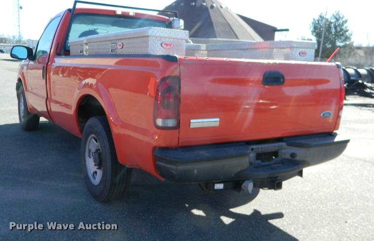 image for item K2744 2006 Ford F250 Super Duty pickup truck
