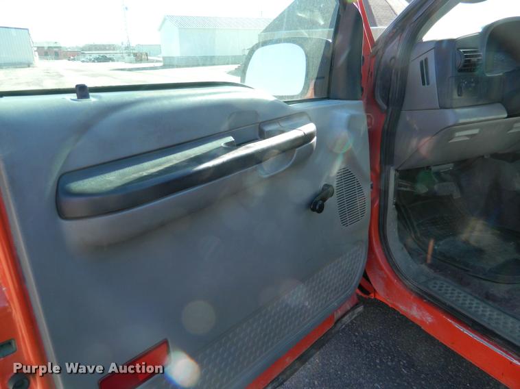 image for item K2744 2006 Ford F250 Super Duty pickup truck