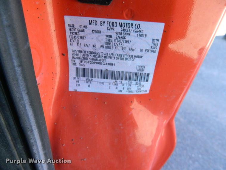 image for item K2744 2006 Ford F250 Super Duty pickup truck