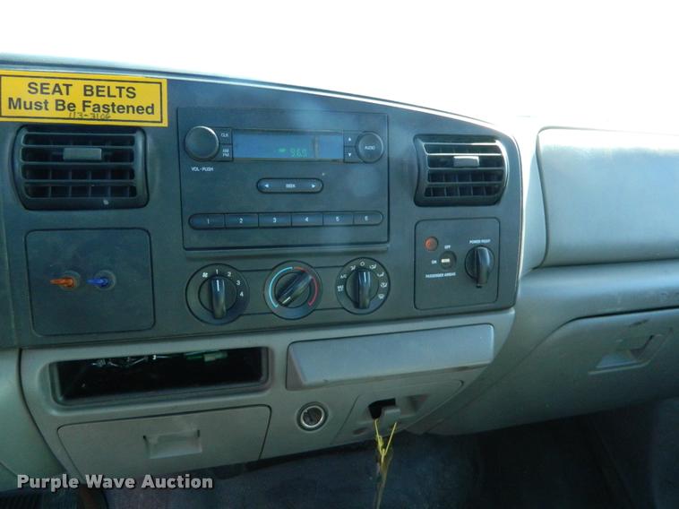 image for item K2744 2006 Ford F250 Super Duty pickup truck