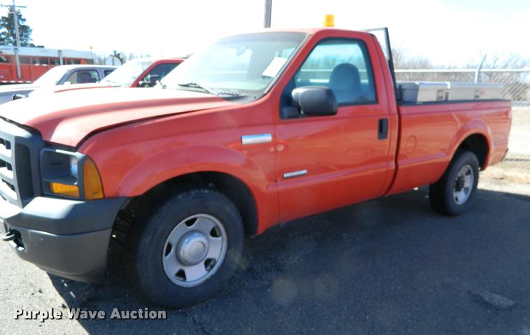 image for item K2745 2006 Ford F250 Super Duty pickup truck