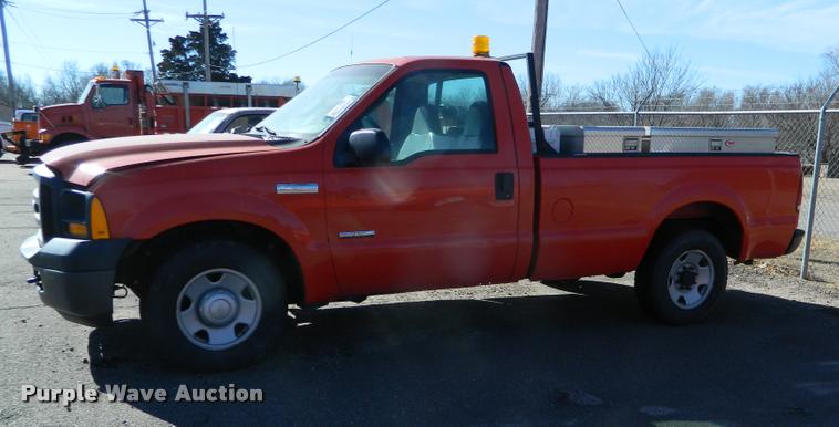 image for item K2745 2006 Ford F250 Super Duty pickup truck