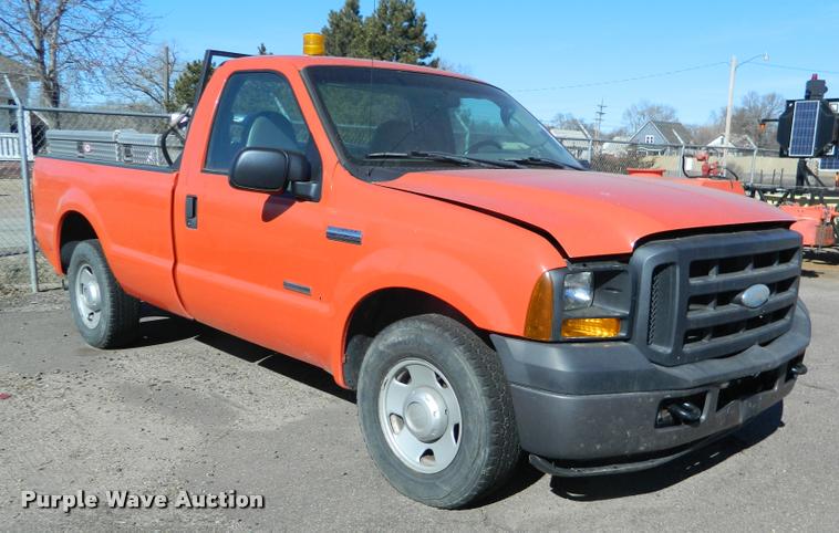 image for item K2745 2006 Ford F250 Super Duty pickup truck