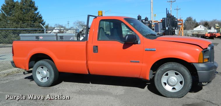 image for item K2745 2006 Ford F250 Super Duty pickup truck