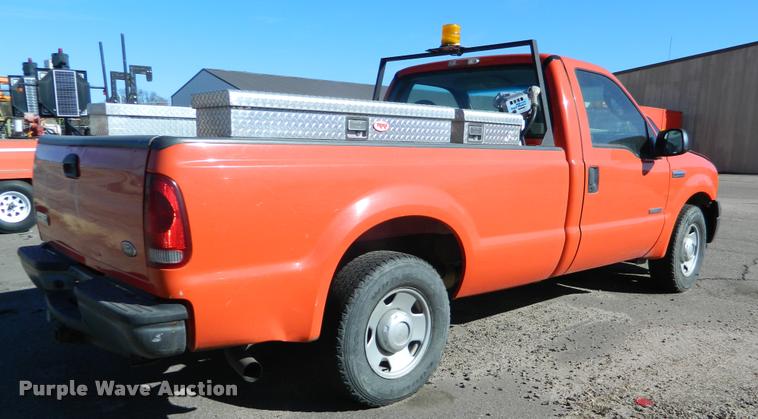 image for item K2745 2006 Ford F250 Super Duty pickup truck