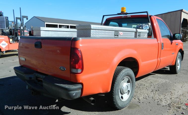 image for item K2745 2006 Ford F250 Super Duty pickup truck