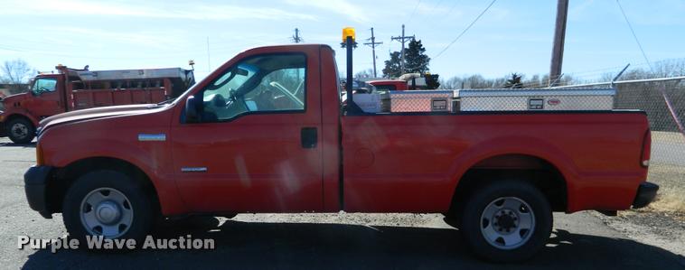 image for item K2745 2006 Ford F250 Super Duty pickup truck