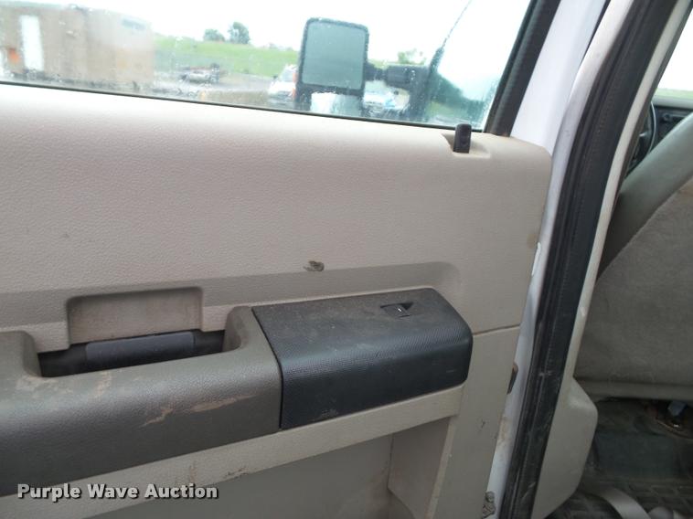 image for item K3681 2008 Ford F250 Super Duty XL Crew Cab utility truck