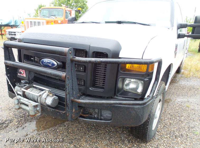 image for item K3681 2008 Ford F250 Super Duty XL Crew Cab utility truck