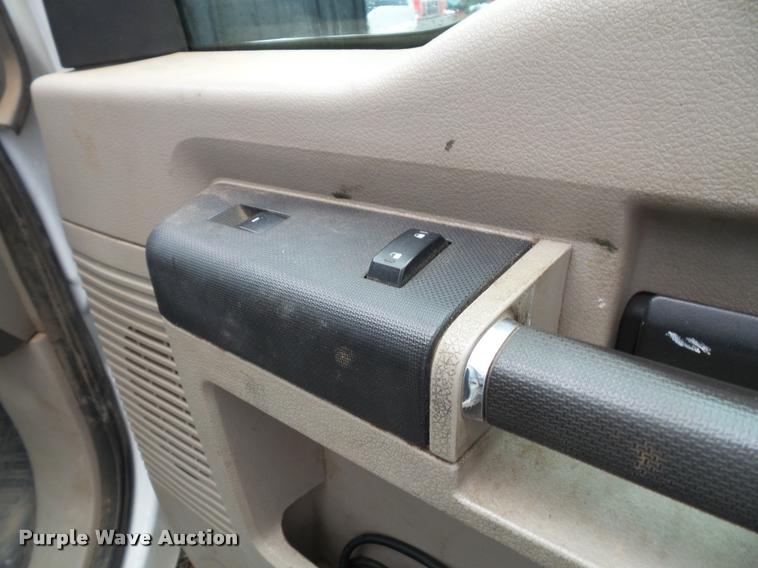 image for item K3681 2008 Ford F250 Super Duty XL Crew Cab utility truck