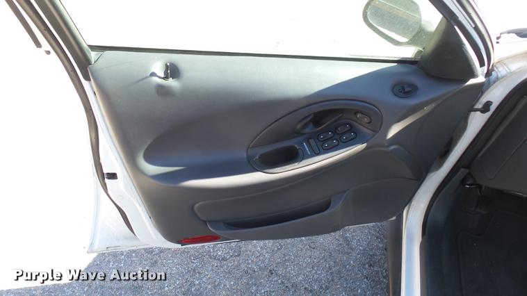 image for item L3950 1999 Ford Taurus LX