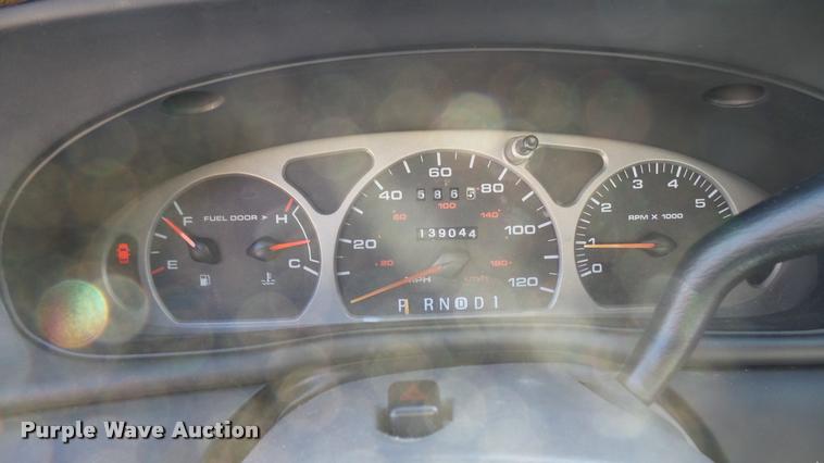 image for item L3950 1999 Ford Taurus LX