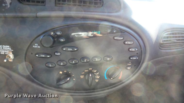 image for item L3950 1999 Ford Taurus LX