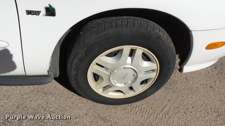 image for item L3950 1999 Ford Taurus LX