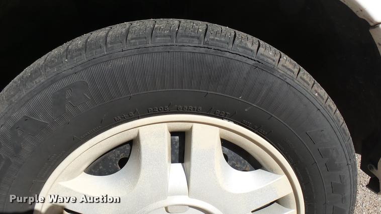 image for item L3950 1999 Ford Taurus LX