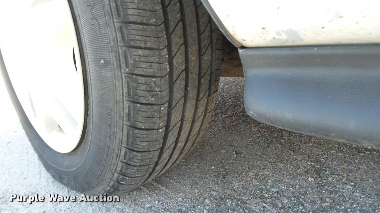 image for item L3950 1999 Ford Taurus LX