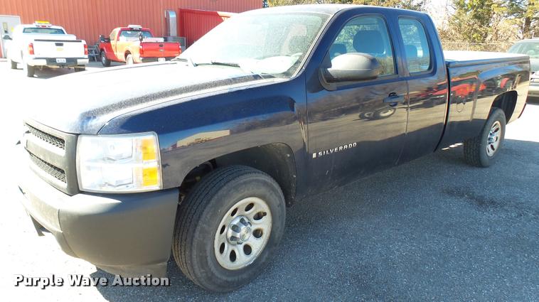 image for item L3951 2009 Chevrolet Silverado 1500 Ext. Cab pickup truck