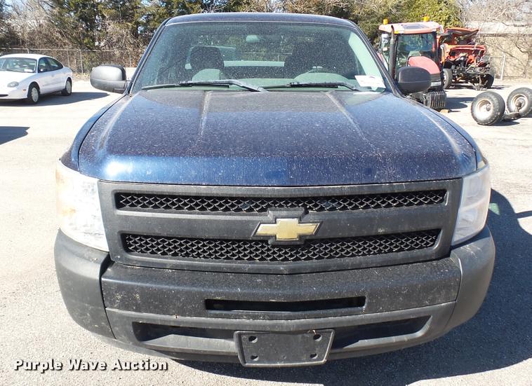 image for item L3951 2009 Chevrolet Silverado 1500 Ext. Cab pickup truck