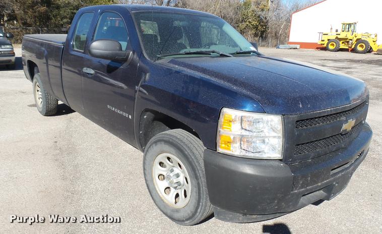 image for item L3951 2009 Chevrolet Silverado 1500 Ext. Cab pickup truck