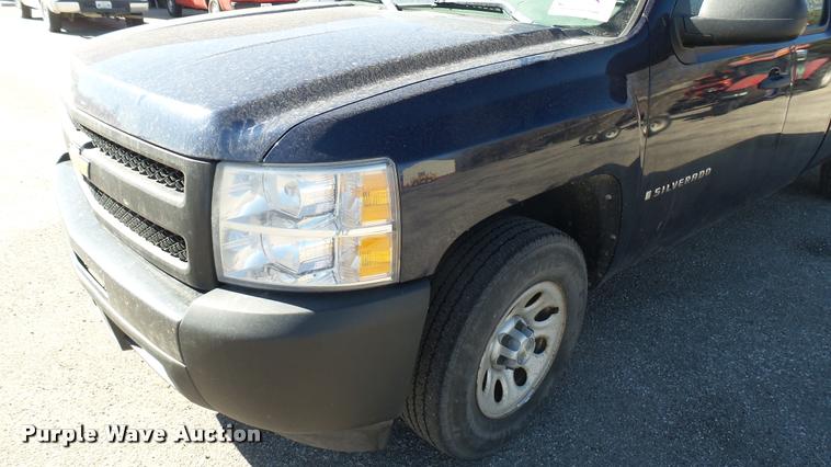image for item L3951 2009 Chevrolet Silverado 1500 Ext. Cab pickup truck