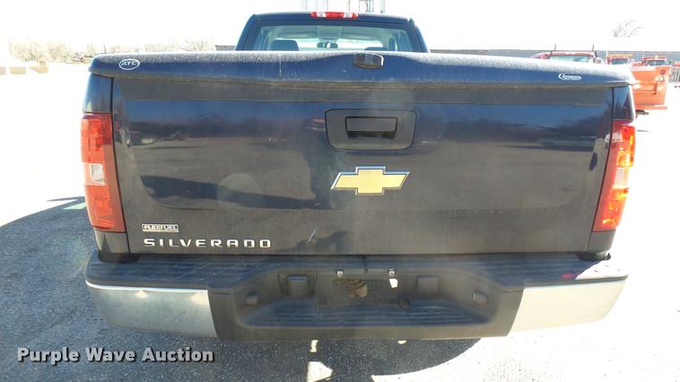 image for item L3951 2009 Chevrolet Silverado 1500 Ext. Cab pickup truck