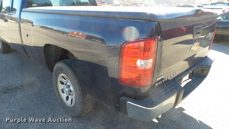 image for item L3951 2009 Chevrolet Silverado 1500 Ext. Cab pickup truck