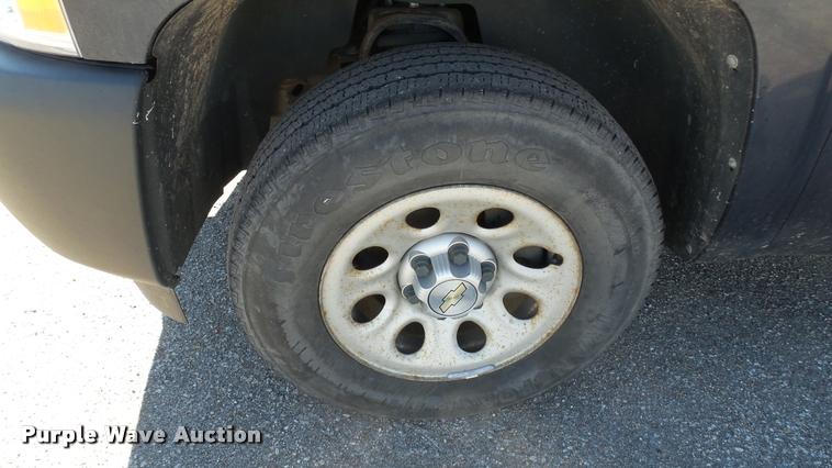 image for item L3951 2009 Chevrolet Silverado 1500 Ext. Cab pickup truck