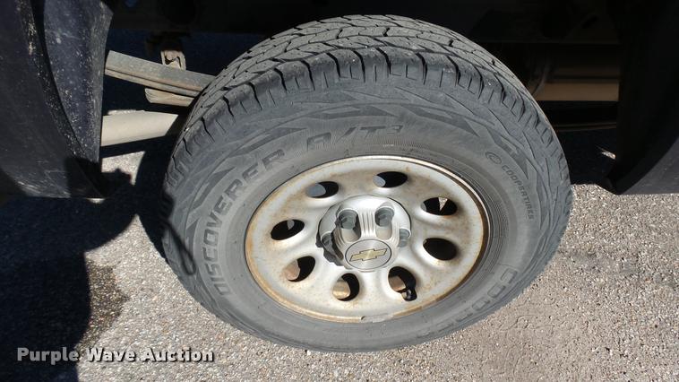 image for item L3951 2009 Chevrolet Silverado 1500 Ext. Cab pickup truck