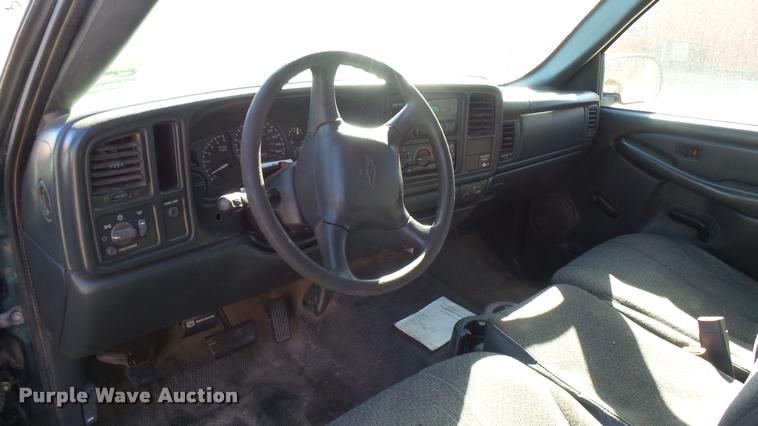 image for item L3952 2002 Chevrolet Silverado 1500 Ext. Cab pickup truck