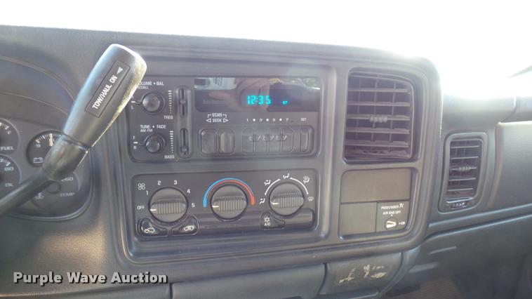 image for item L3952 2002 Chevrolet Silverado 1500 Ext. Cab pickup truck