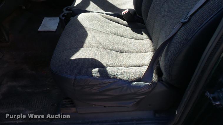 image for item L3952 2002 Chevrolet Silverado 1500 Ext. Cab pickup truck