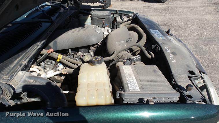 image for item L3952 2002 Chevrolet Silverado 1500 Ext. Cab pickup truck