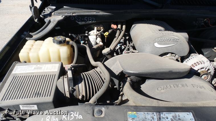 image for item L3952 2002 Chevrolet Silverado 1500 Ext. Cab pickup truck