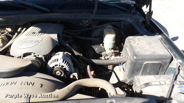 image for item L3952 2002 Chevrolet Silverado 1500 Ext. Cab pickup truck