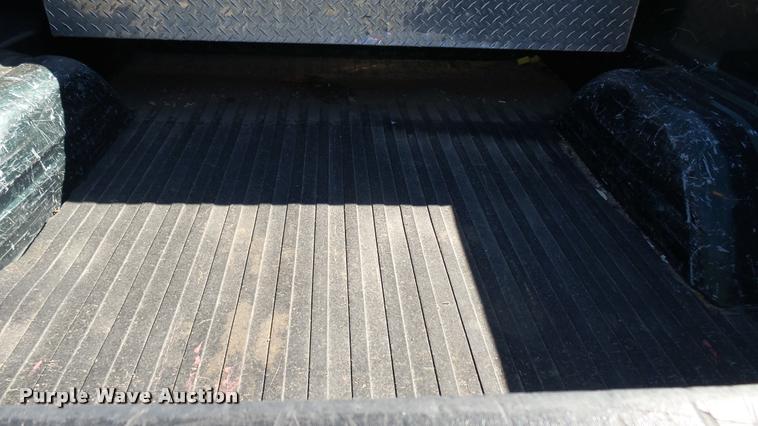 image for item L3952 2002 Chevrolet Silverado 1500 Ext. Cab pickup truck