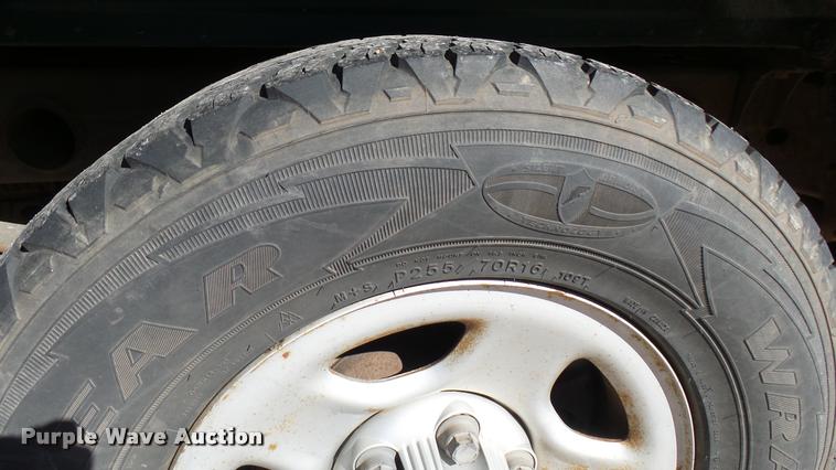 image for item L3952 2002 Chevrolet Silverado 1500 Ext. Cab pickup truck