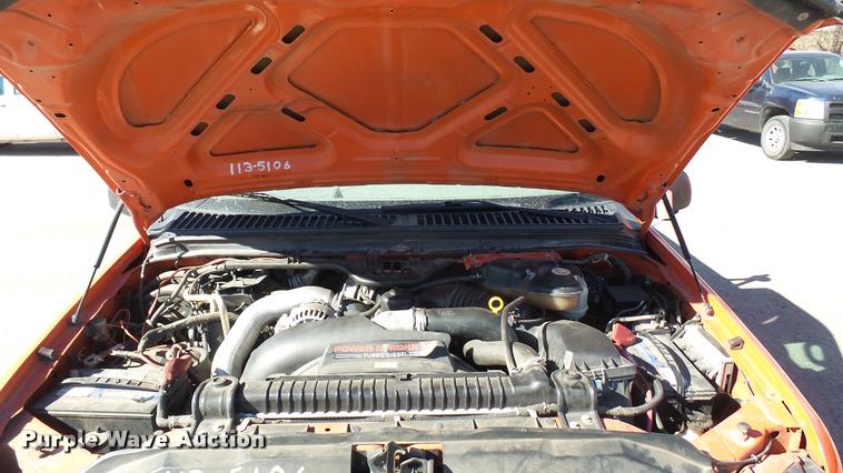 image for item L3953 2006 Ford F250 Super Duty XL utility bed pickup truck