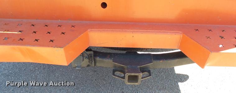 image for item L3953 2006 Ford F250 Super Duty XL utility bed pickup truck